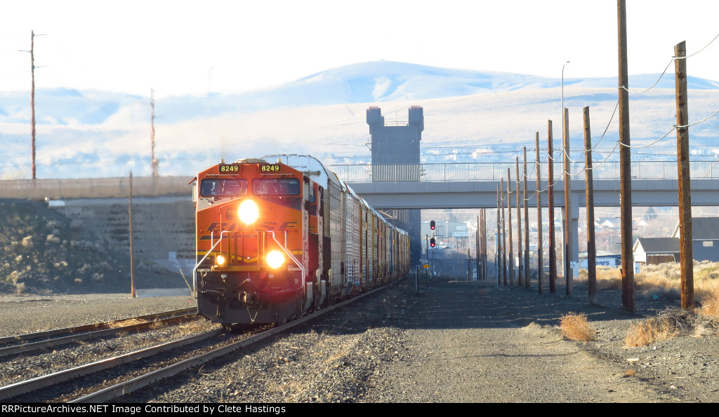 BNSF flying eastbound 